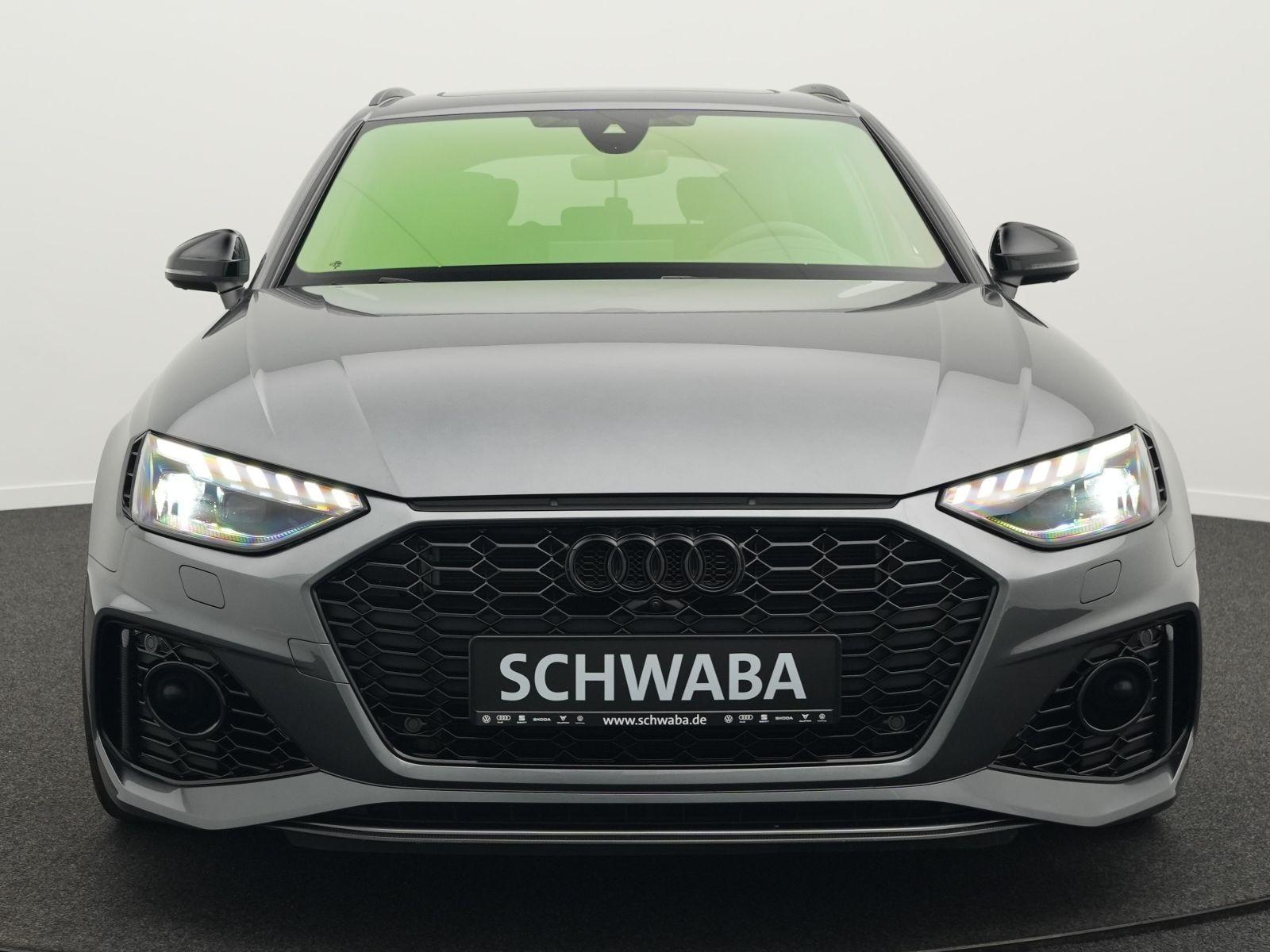 Audi RS4 2023 г. Серый, пробег 27500 км