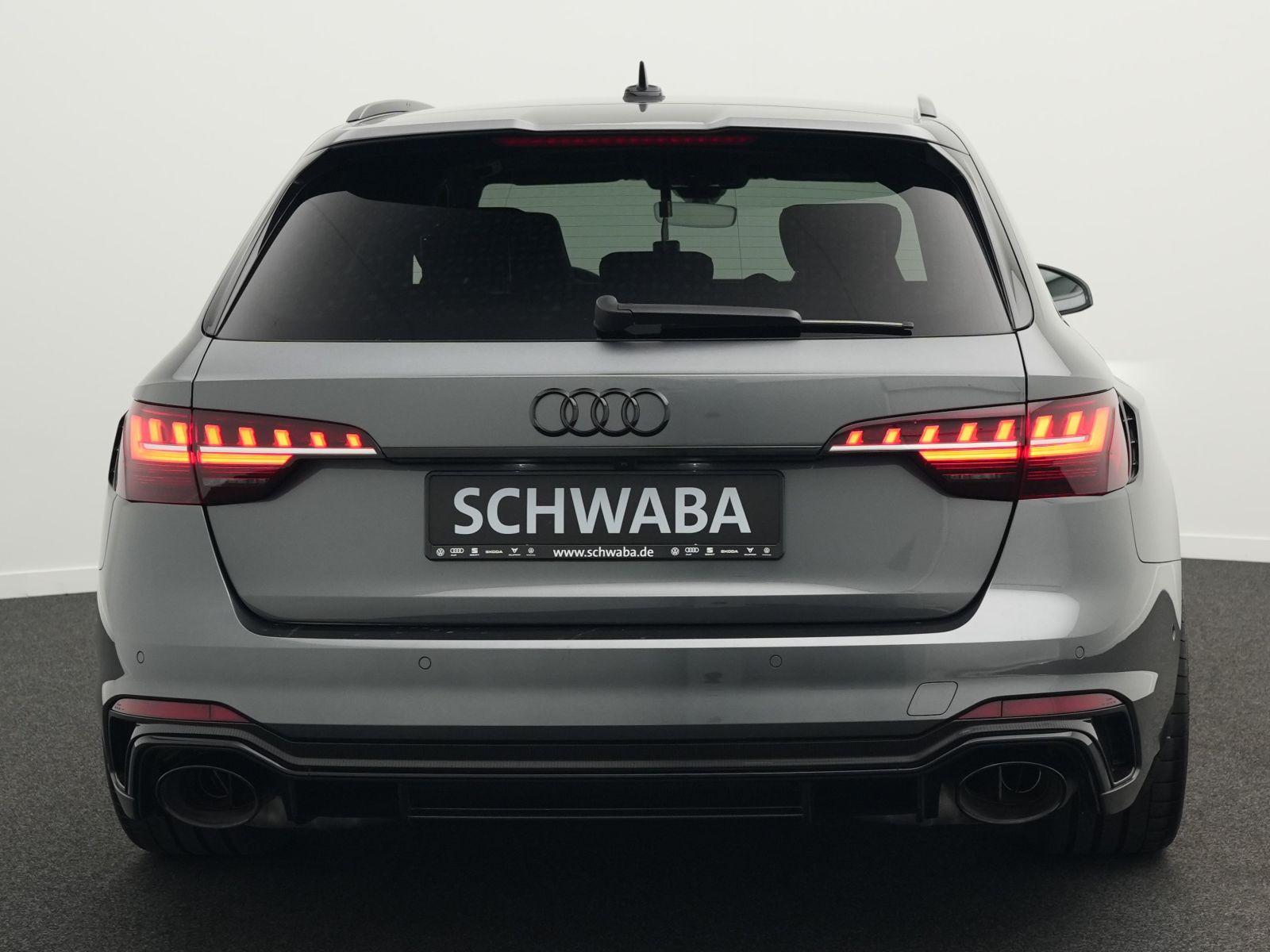 Audi RS4 2023 г. Серый, пробег 27500 км