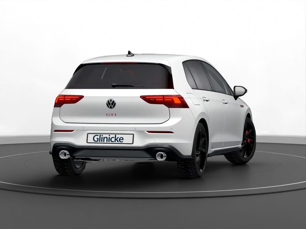 Volkswagen Golf 2022 г. Белый, пробег 51870 км