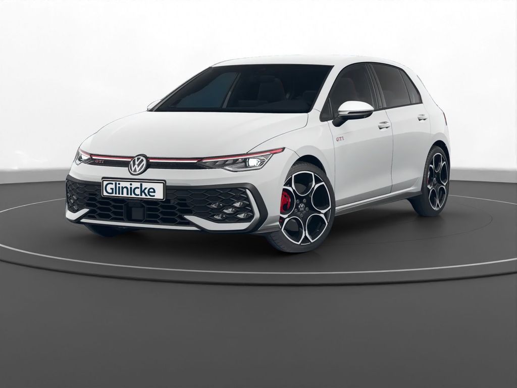 Volkswagen Golf 2024 г. Белый, пробег 20790 км