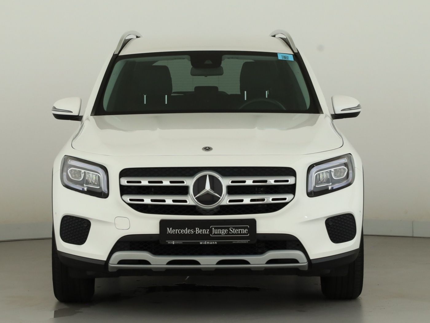 Mercedes-Benz GLB 200 2022 г. Белый, пробег 34583 км