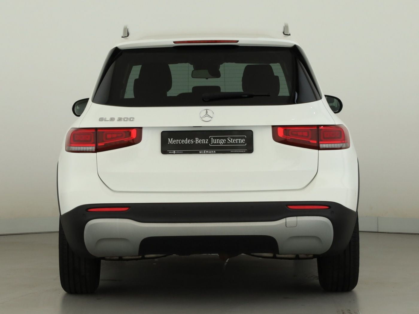 Mercedes-Benz GLB 200 2022 г. Белый, пробег 34583 км