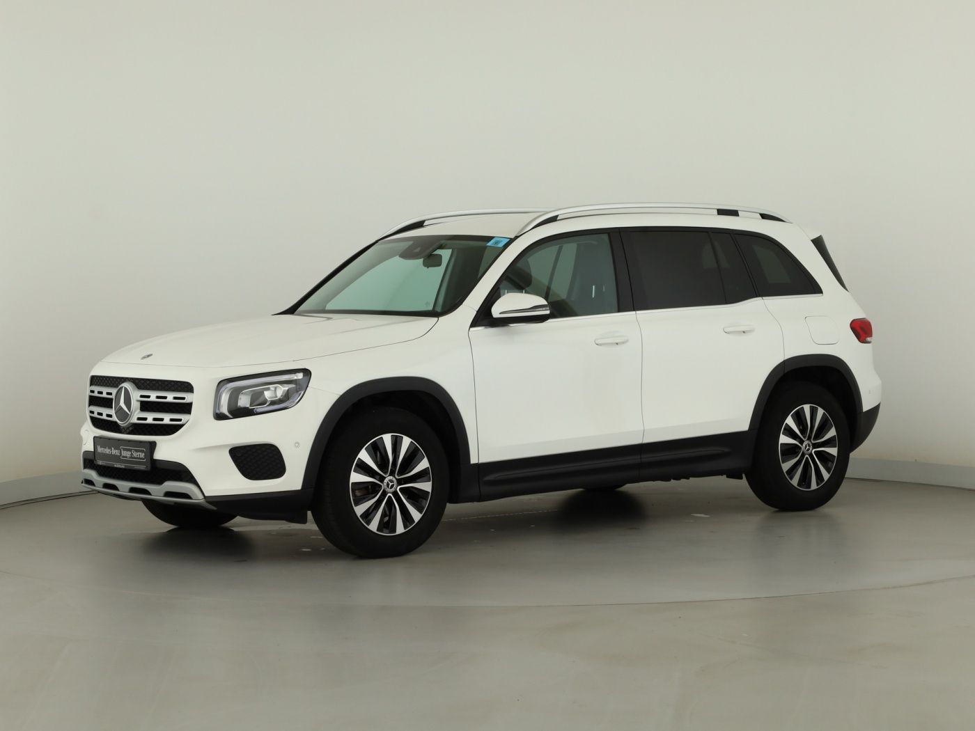 Mercedes-Benz GLB 200 2022 г. Белый, пробег 34583 км