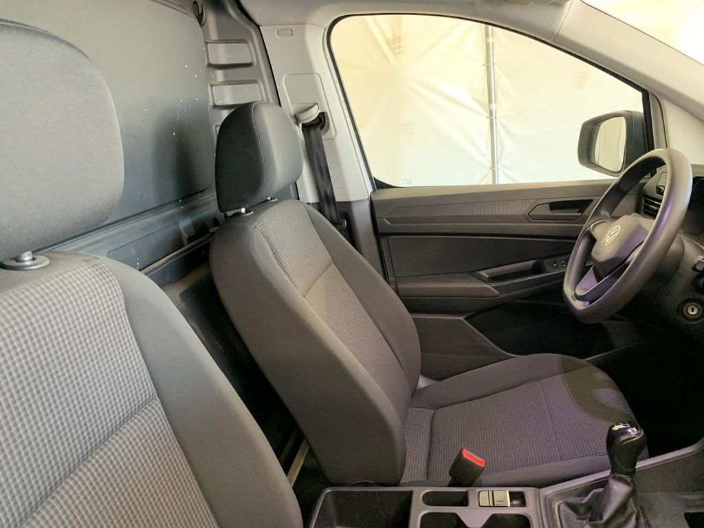 Volkswagen Caddy 2021 г. Белый, пробег 35433 км