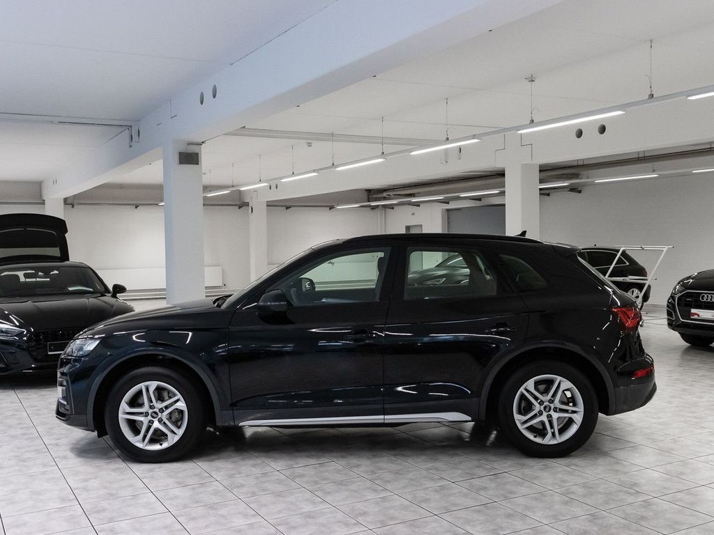 Audi Q5 2023 г. Чёрный, пробег 50046 км