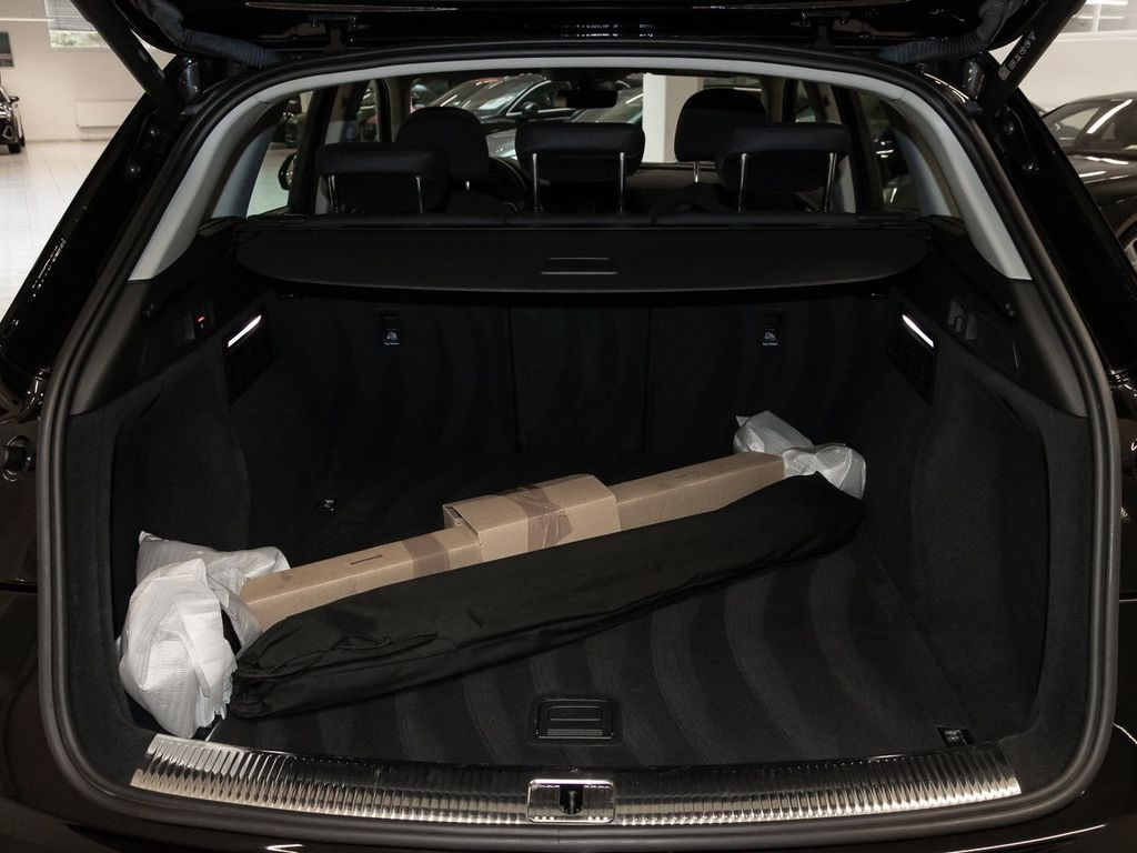 Audi Q5 2023 г. Чёрный, пробег 50046 км