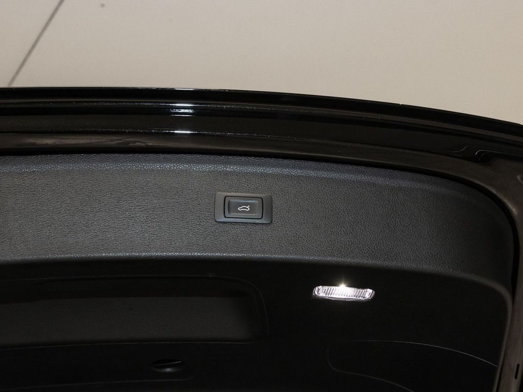 Audi Q5 2023 г. Чёрный, пробег 50046 км