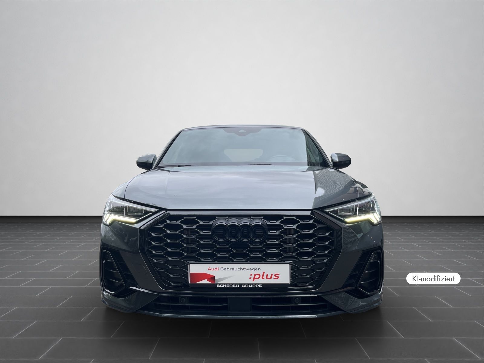 Audi Q3 2023 г. Серый, пробег 55900 км