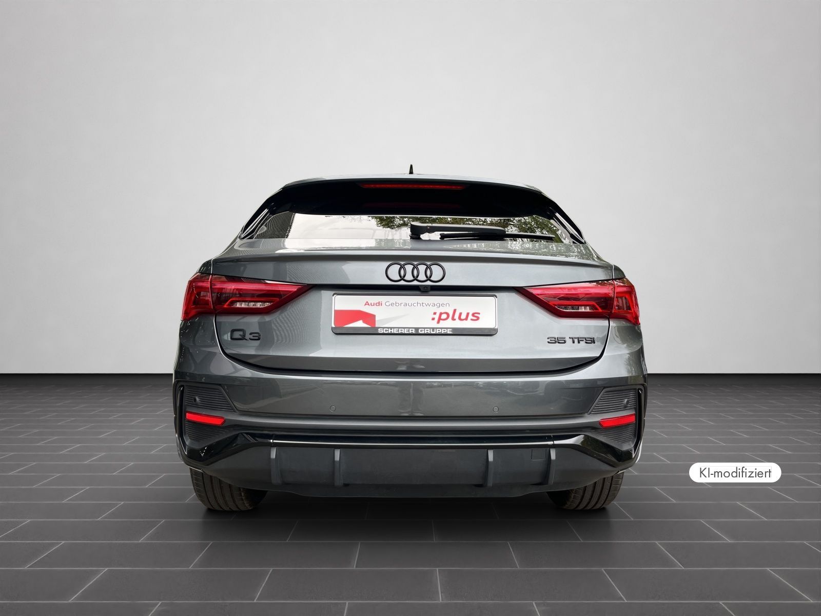 Audi Q3 2023 г. Серый, пробег 55900 км