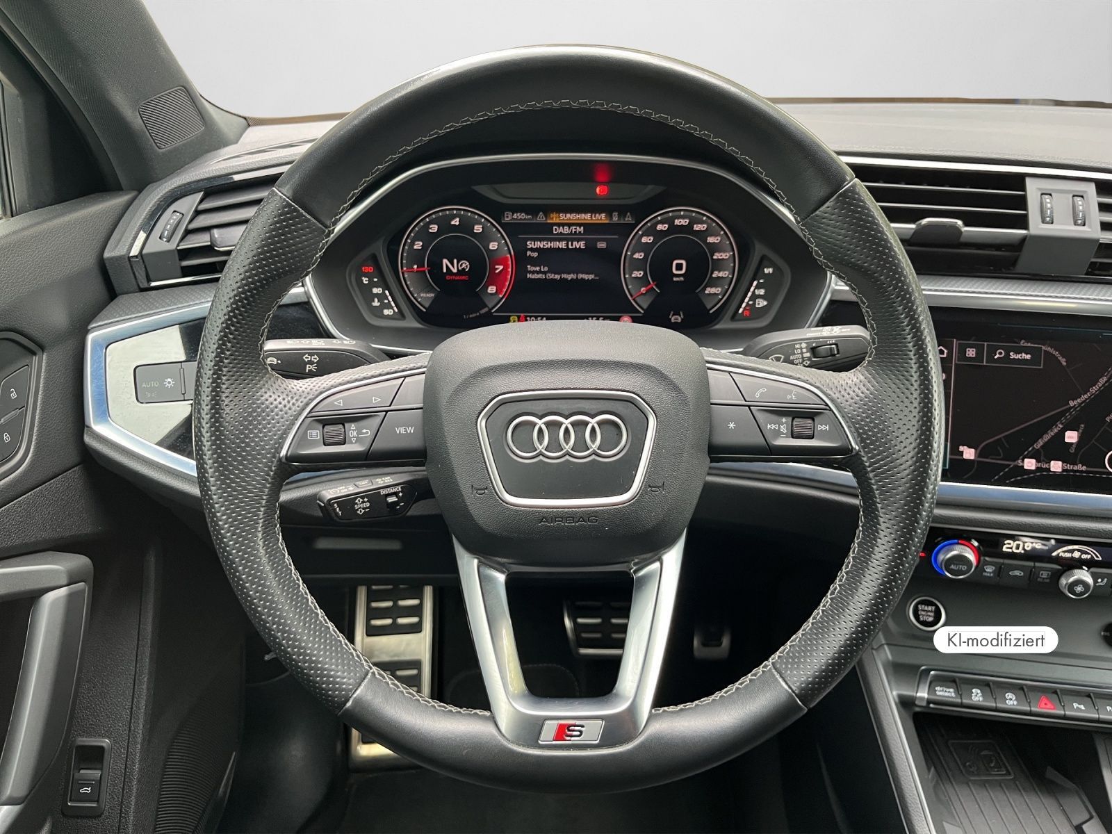 Audi Q3 2023 г. Серый, пробег 55900 км
