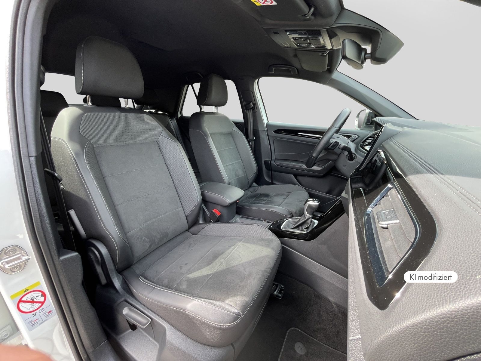 Volkswagen T-Roc 2023 г. Белый, пробег 52700 км