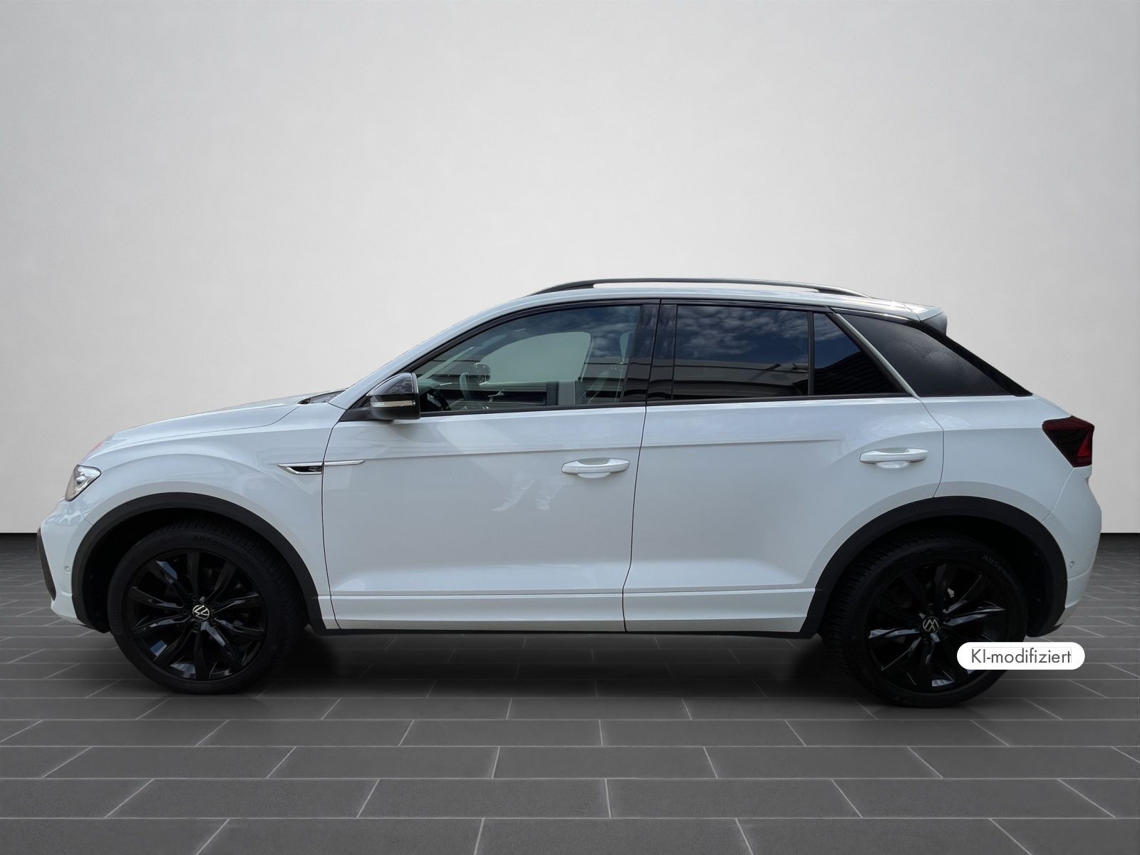 Volkswagen T-Roc 2023 г. Белый, пробег 52700 км