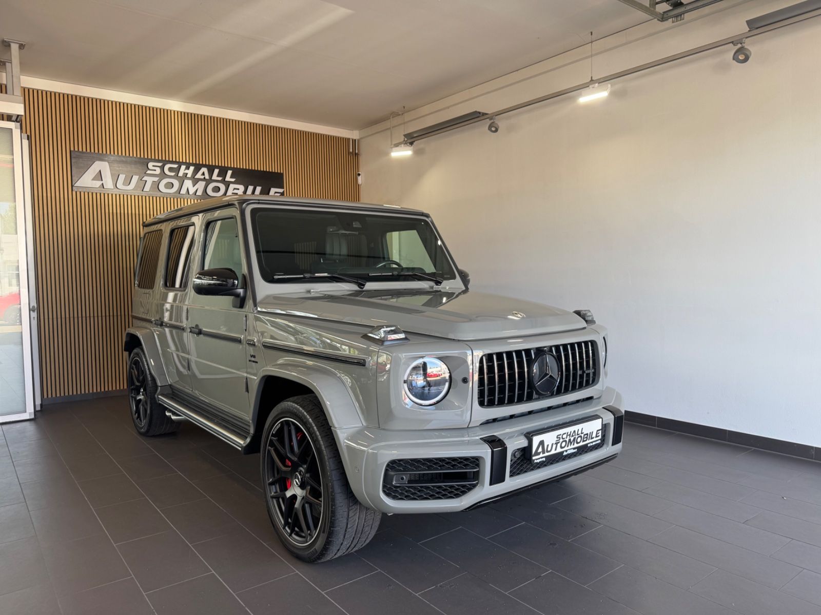 Mercedes-Benz G 63 AMG 2022 г. Серый, пробег 39890 км