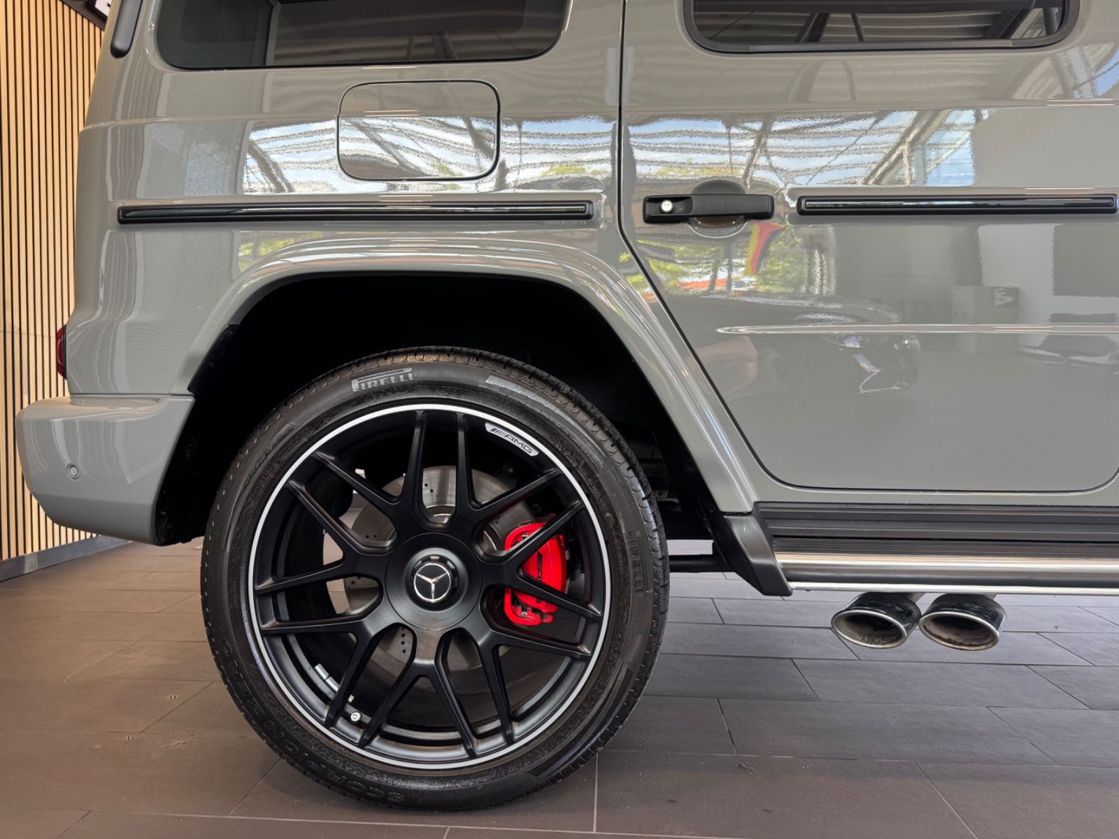 Mercedes-Benz G 63 AMG 2022 г. Серый, пробег 39890 км