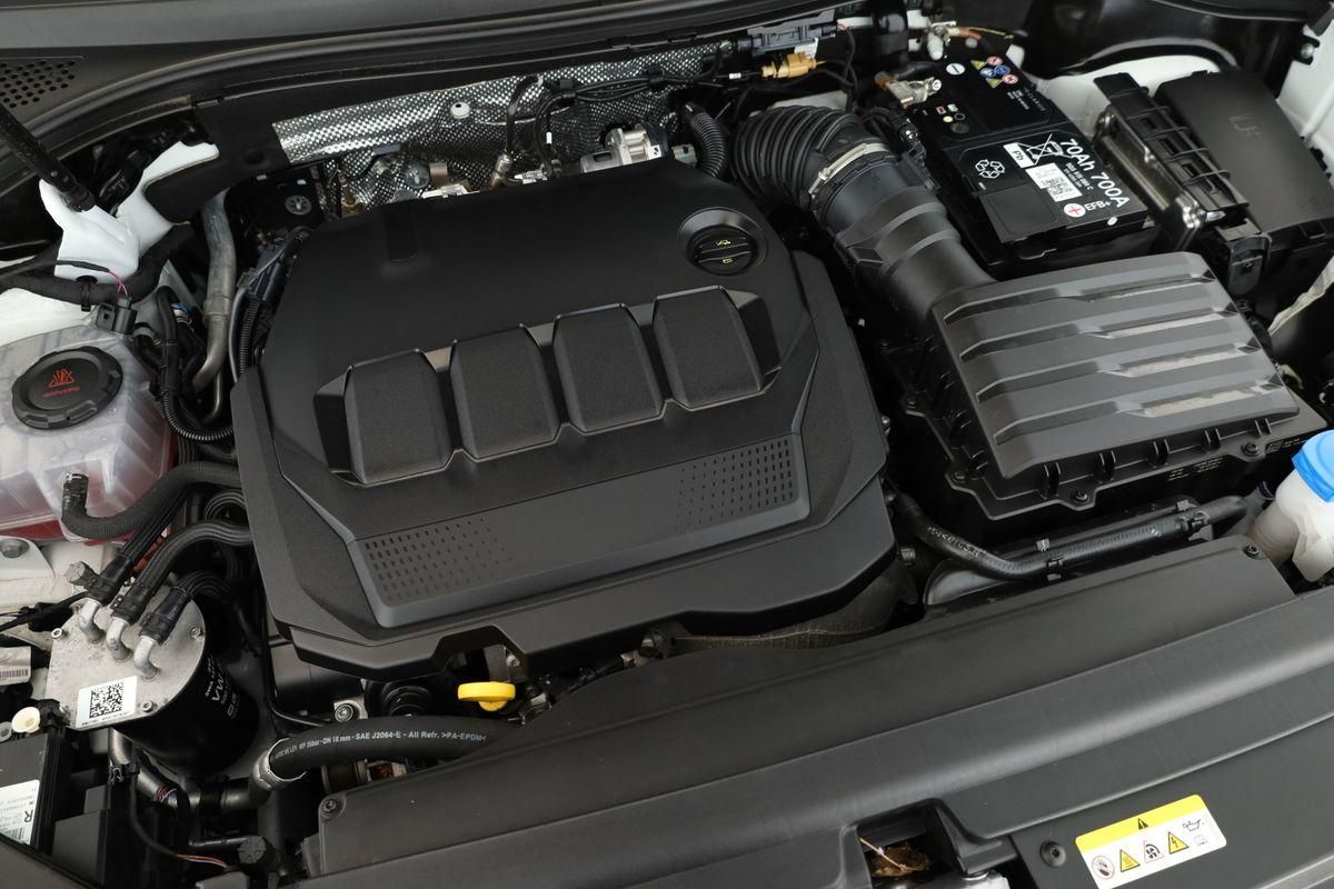 Volkswagen TIGUAN ALLSPACE 2024 г. Белый, пробег 41200 км
