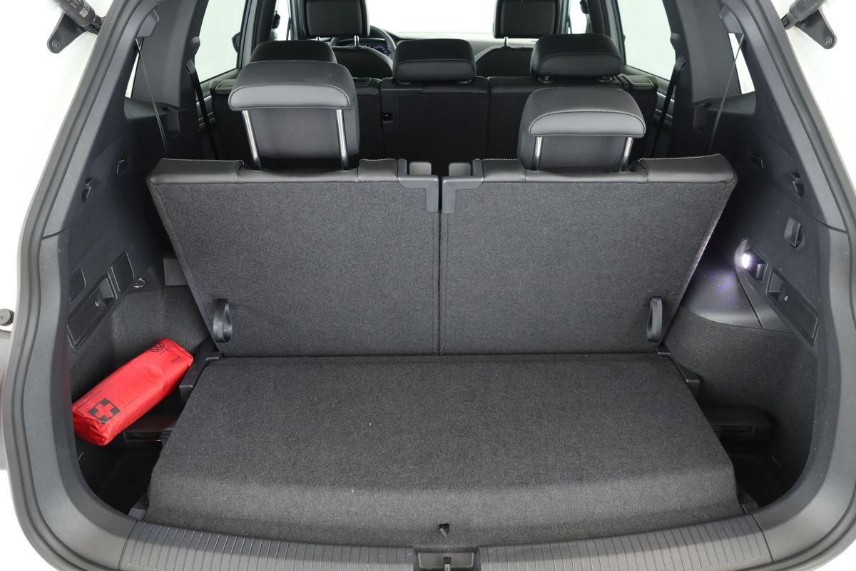 Volkswagen TIGUAN ALLSPACE 2024 г. Белый, пробег 41200 км
