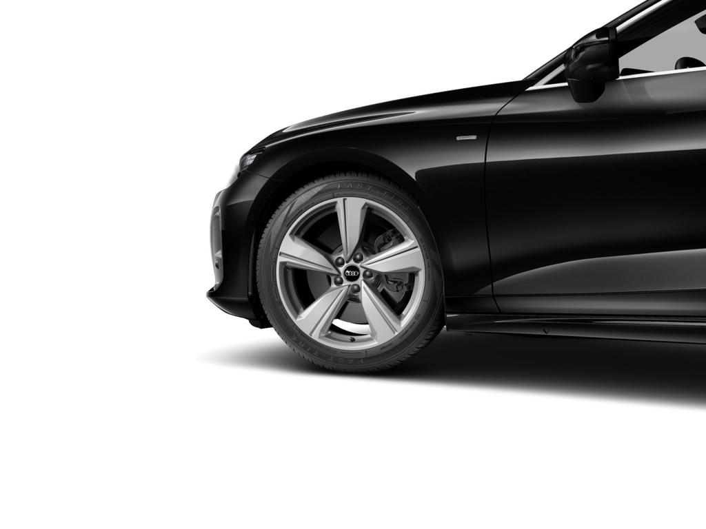 Audi A6 2026 г. Чёрный, пробег 28197 км