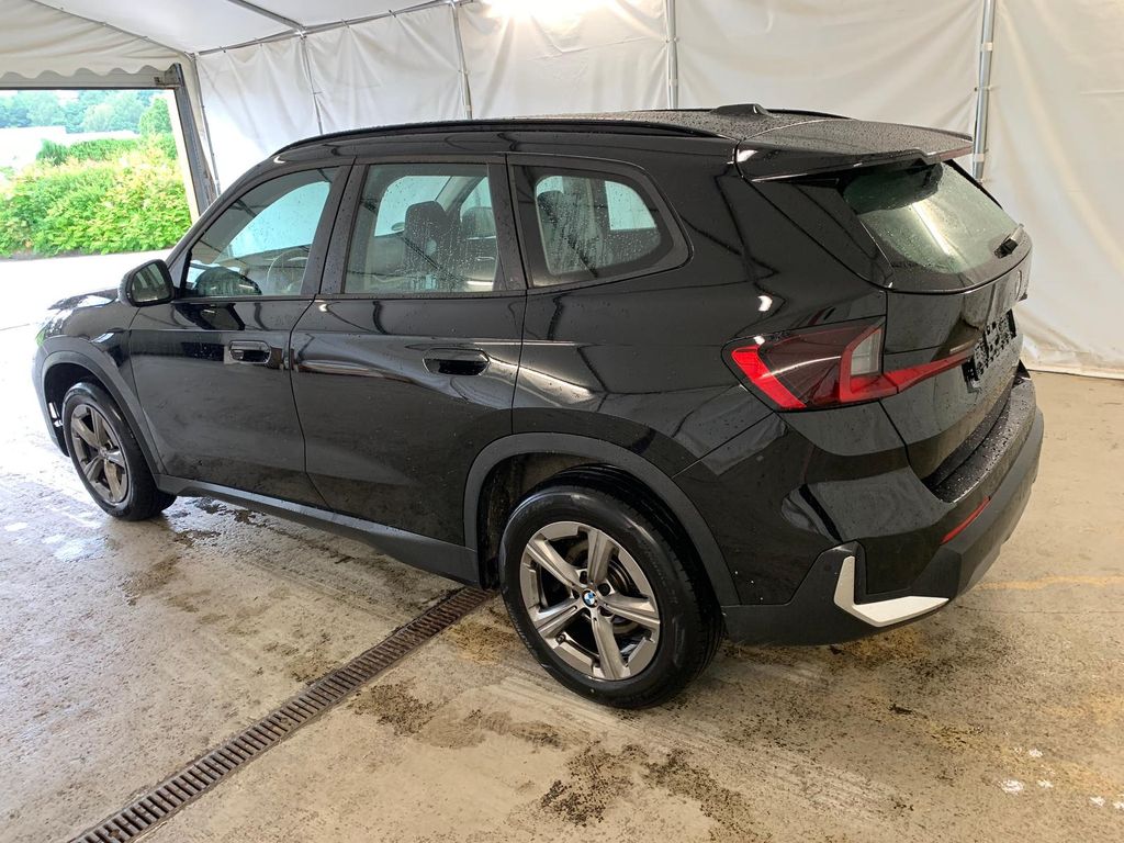 BMW X1 2024 г. Чёрный, пробег 49321 км