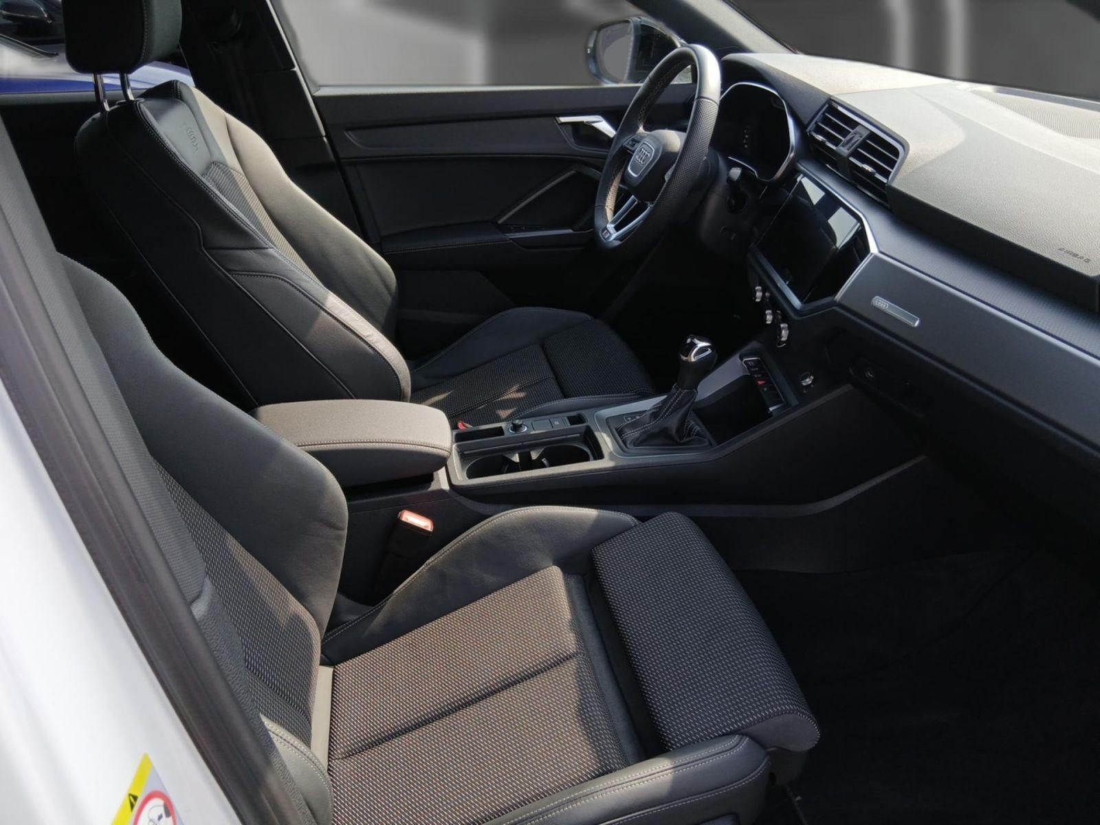 Audi Q3 2025 г. Белый, пробег 20001 км