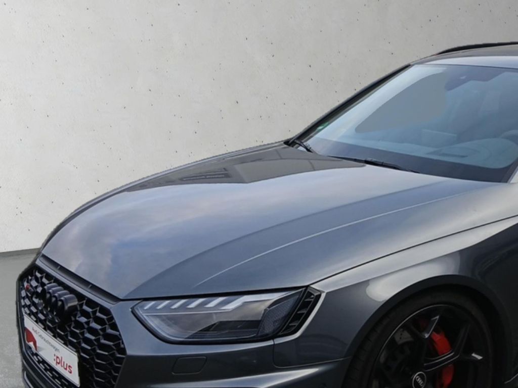 Audi RS4 2024 г. Серый, пробег 51050 км
