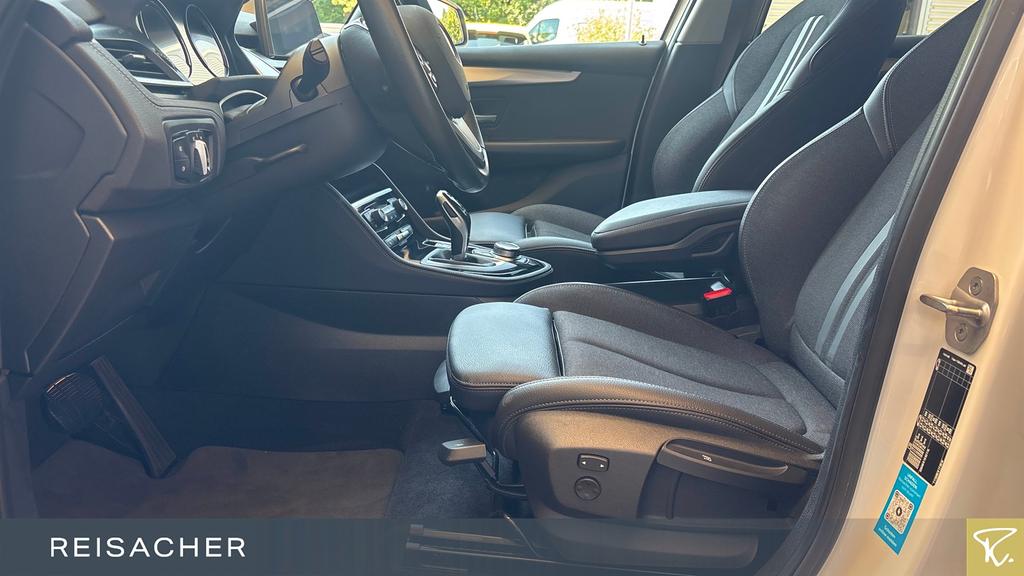 BMW 218 2022 г. Белый, пробег 55659 км