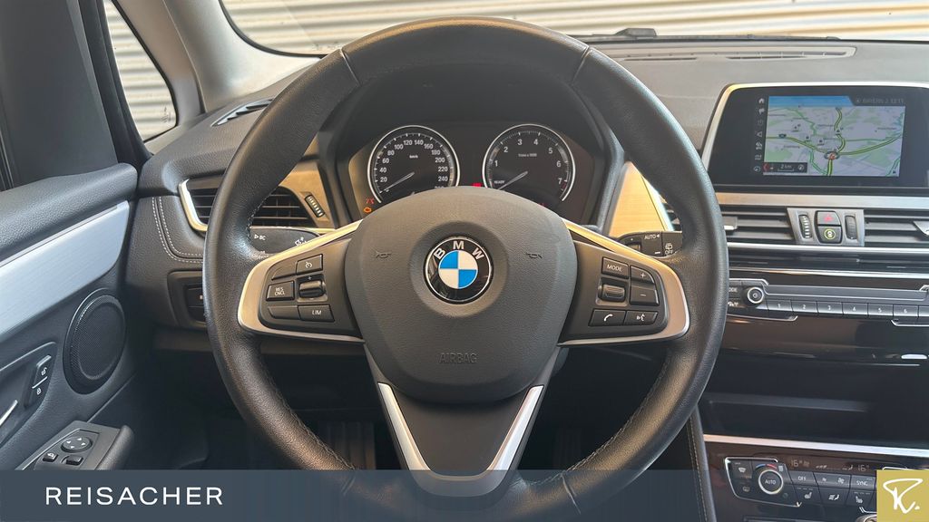 BMW 218 2022 г. Белый, пробег 55659 км