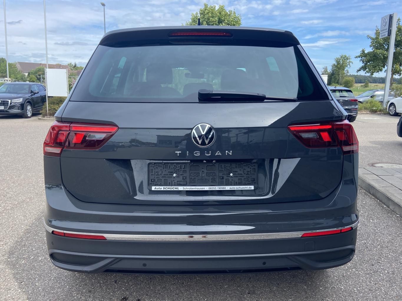 Volkswagen Tiguan 2022 г. Серый, пробег 27539 км