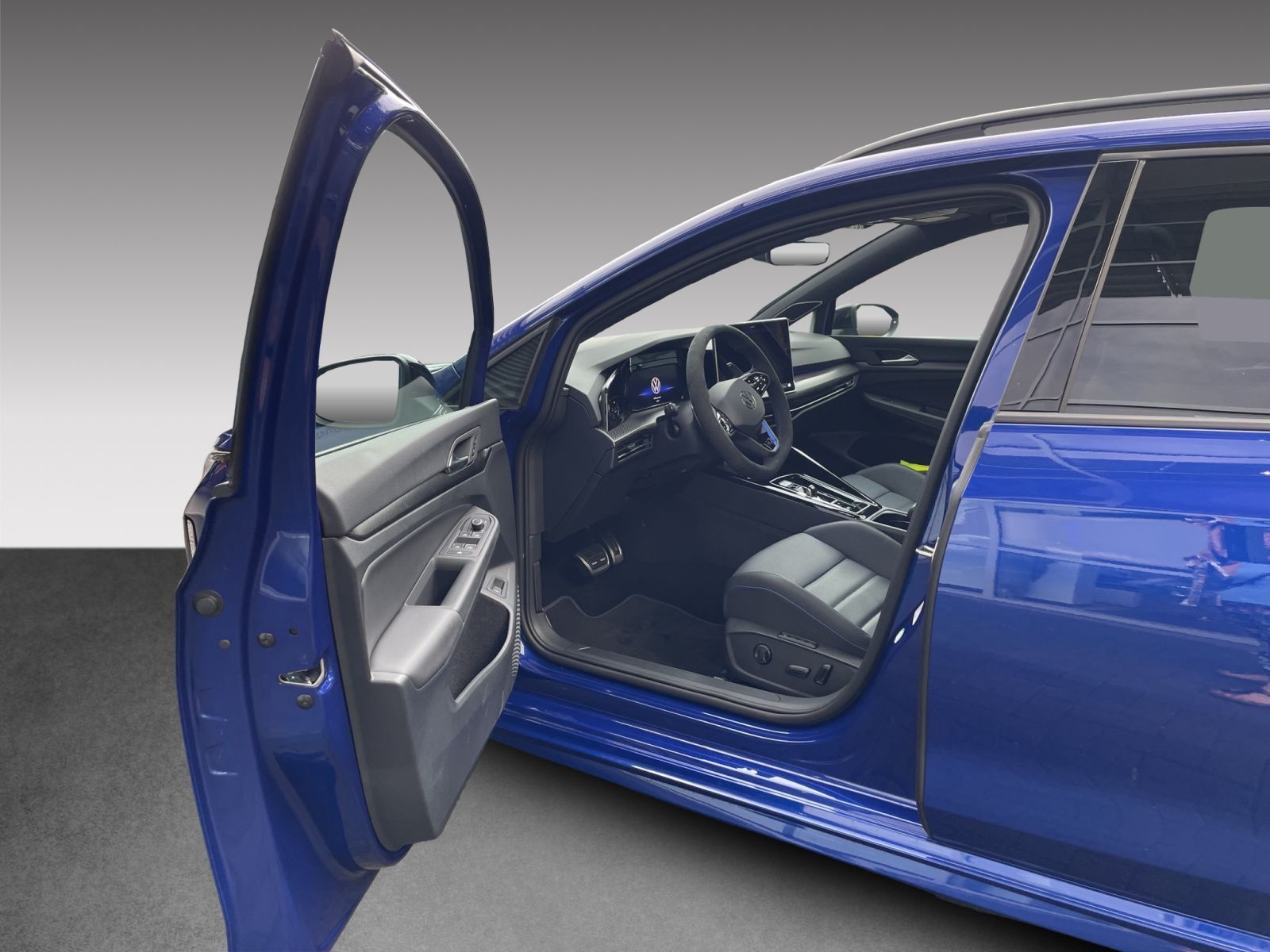 Volkswagen Golf 2026 г. Синий, пробег 3500 км