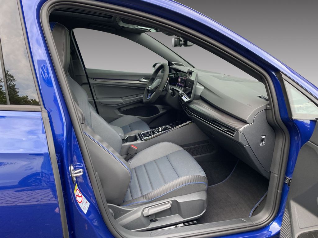 Volkswagen Golf 2026 г. Синий, пробег 3500 км