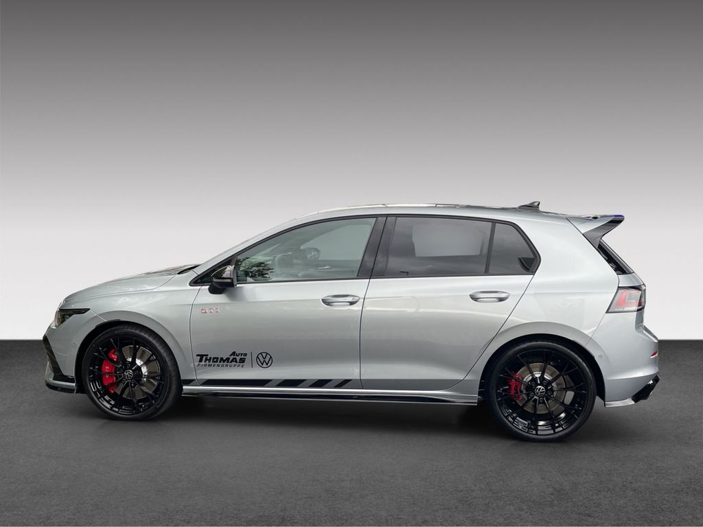 Volkswagen Golf 2026 г. Красный, пробег 1500 км