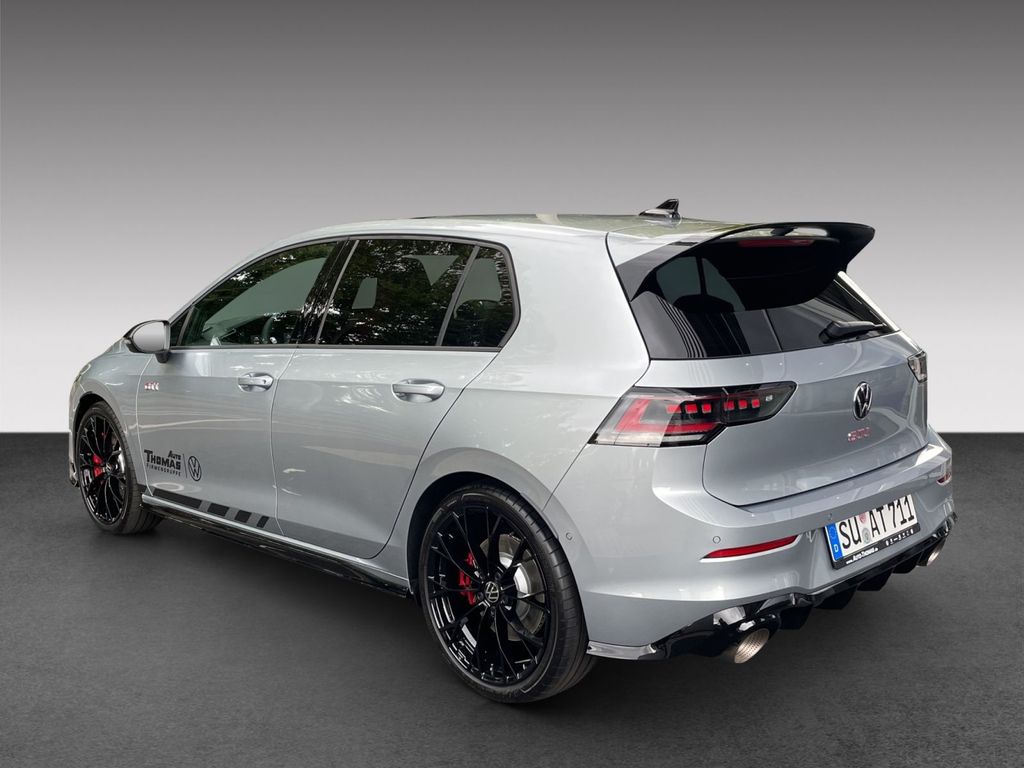Volkswagen Golf 2026 г. Красный, пробег 1500 км