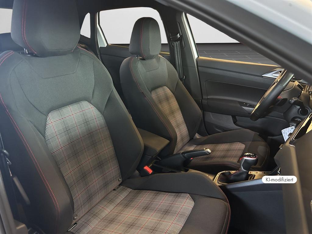 Volkswagen Polo 2023 г. Белый, пробег 30946 км