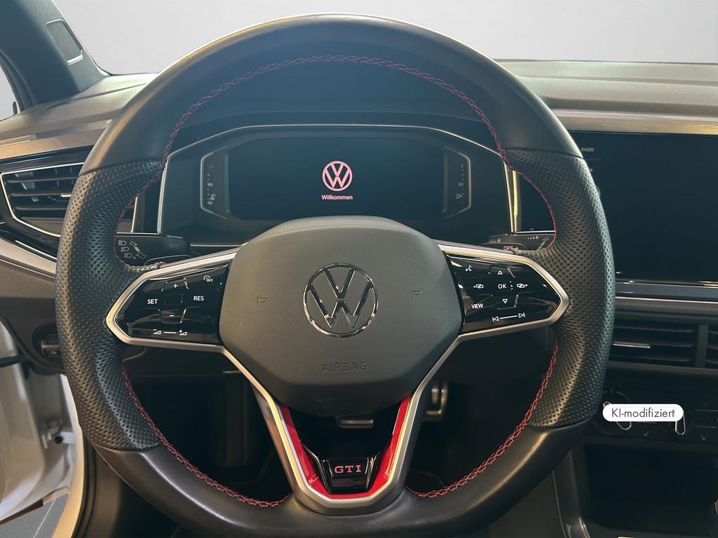 Volkswagen Polo 2023 г. Белый, пробег 30946 км