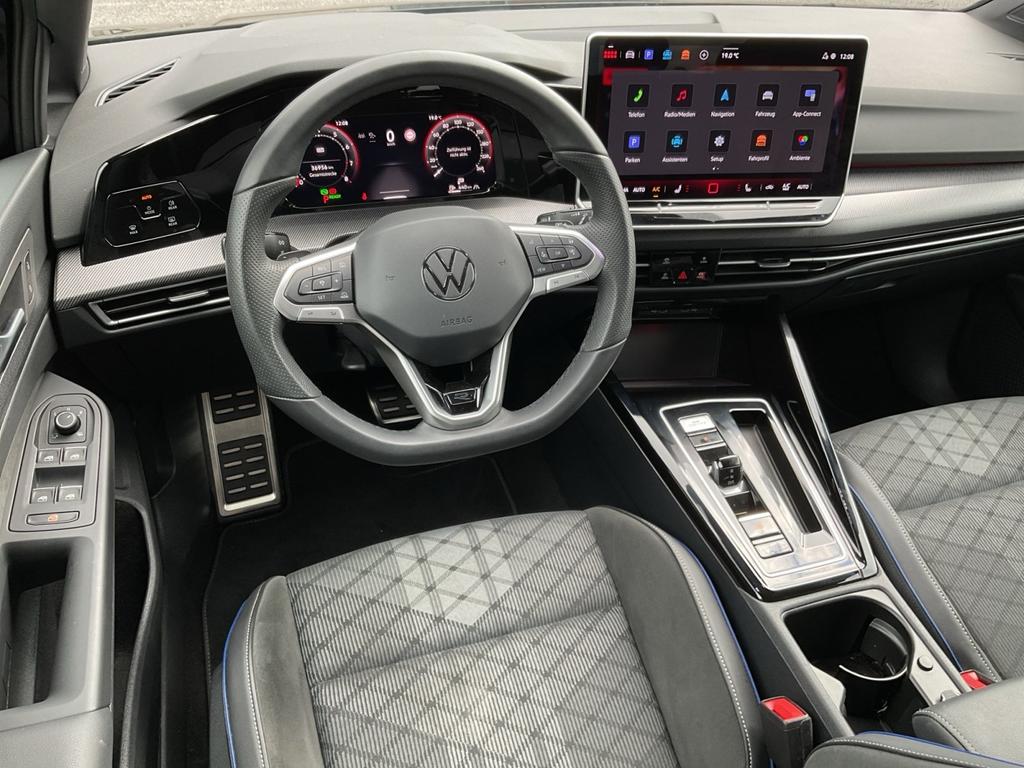 Volkswagen Golf 2025 г. Чёрный, пробег 36528 км