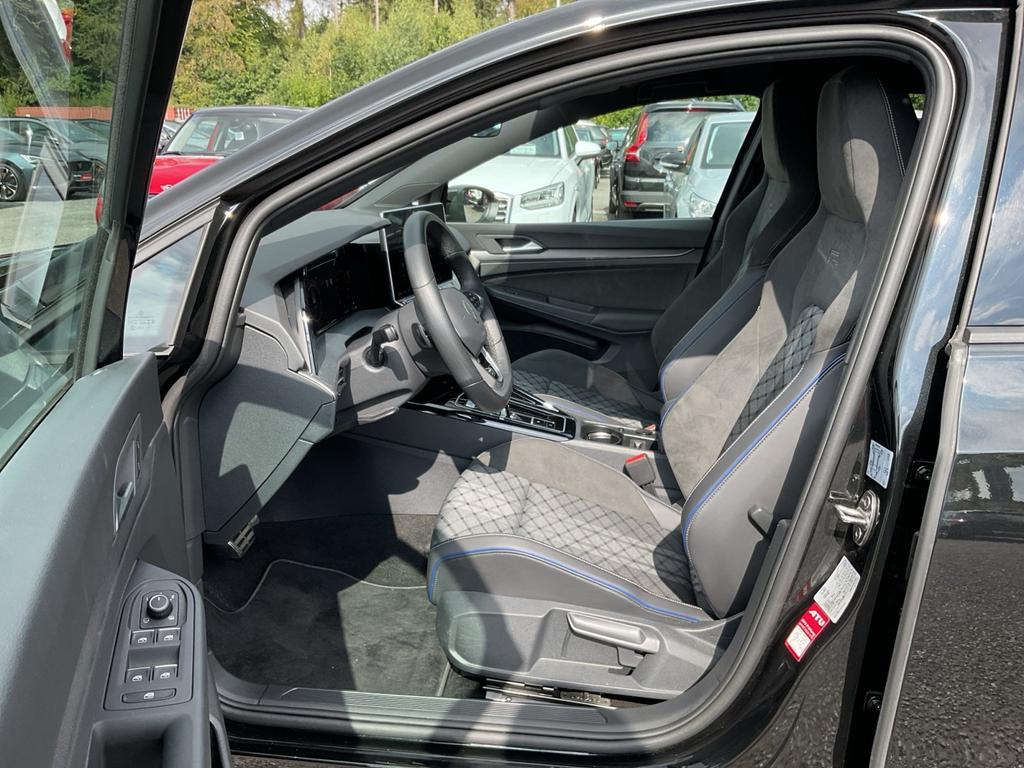 Volkswagen Golf 2025 г. Чёрный, пробег 39953 км