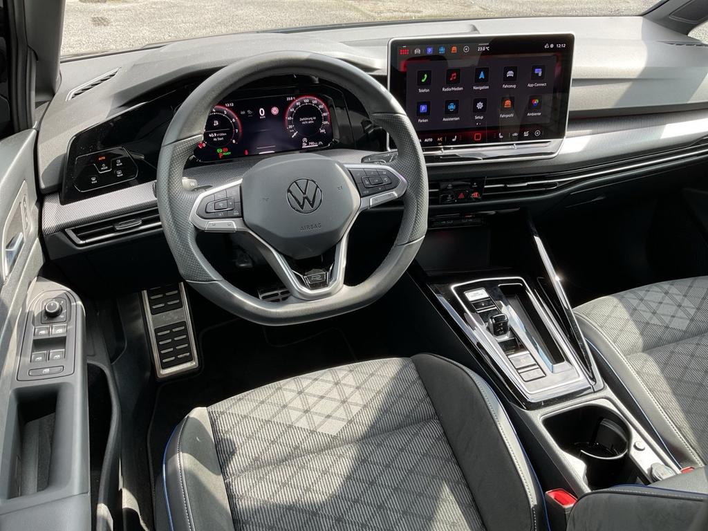 Volkswagen Golf 2025 г. Чёрный, пробег 39953 км