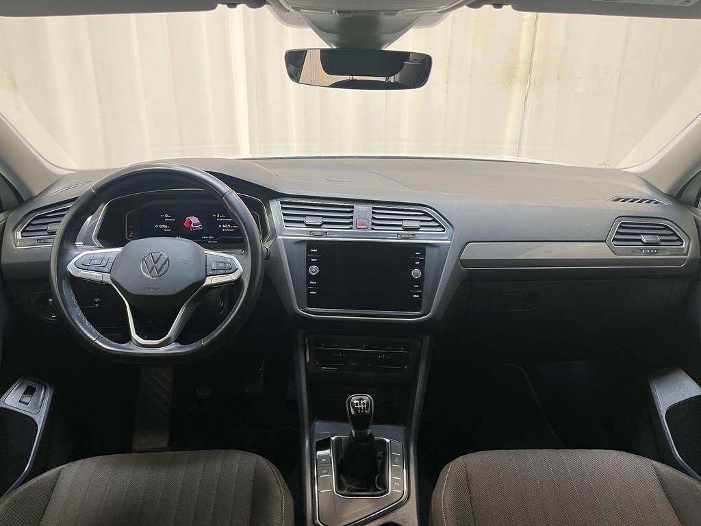 Volkswagen Tiguan 2022 г. Белый, пробег 48546 км