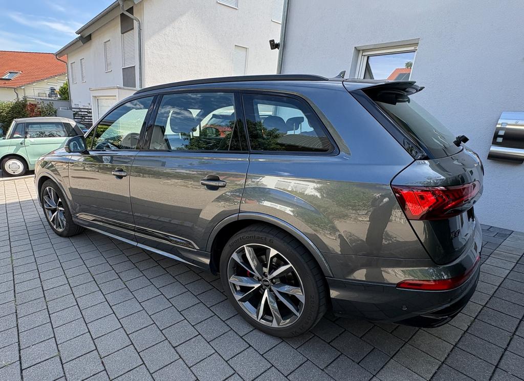 Audi Q7 2023 г. Серый, пробег 50500 км