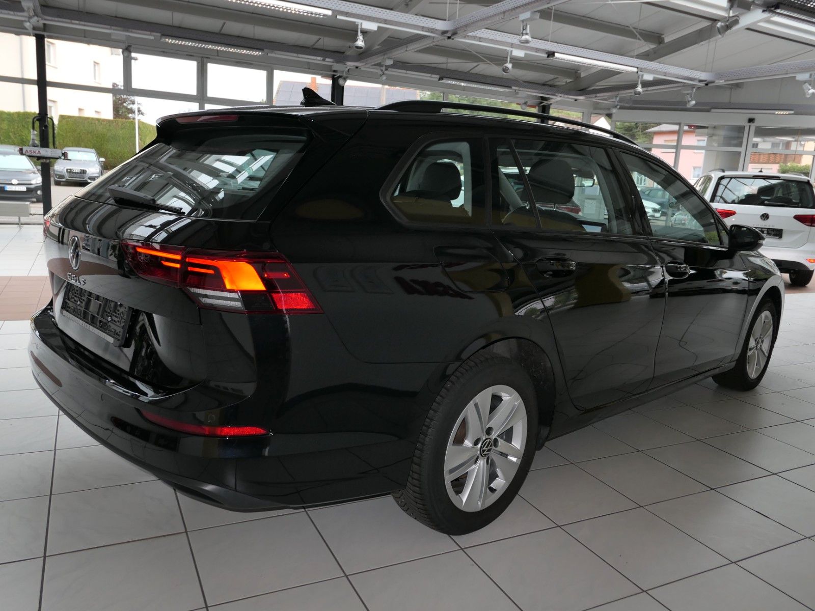 Volkswagen Golf 2022 г. Чёрный, пробег 45780 км