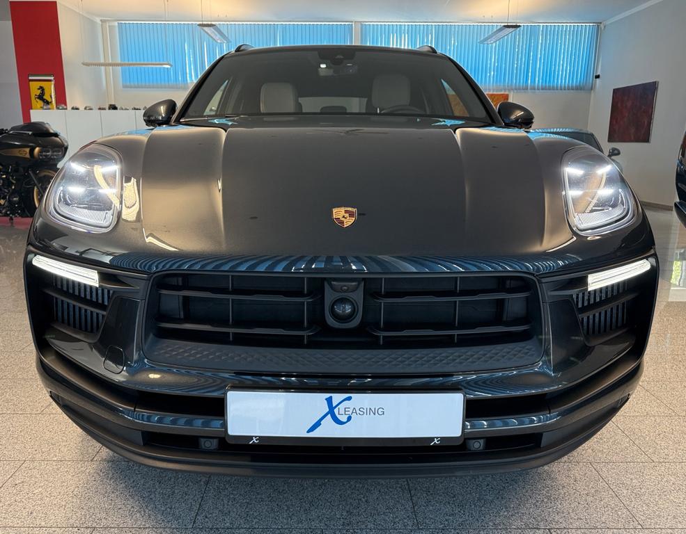 Porsche Macan 2024 г. Серый, пробег 47500 км
