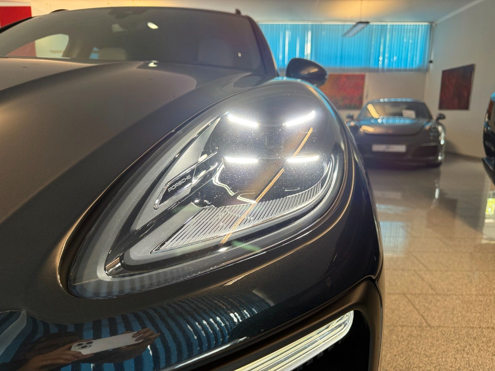 Porsche Macan 2024 г. Серый, пробег 47500 км