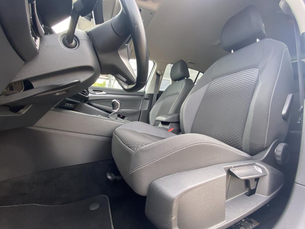 Volkswagen Golf 2022 г. Серебристый, пробег 46223 км