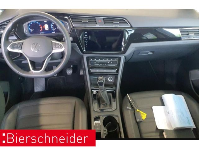 Volkswagen Touran 2023 г. Серый, пробег 51480 км