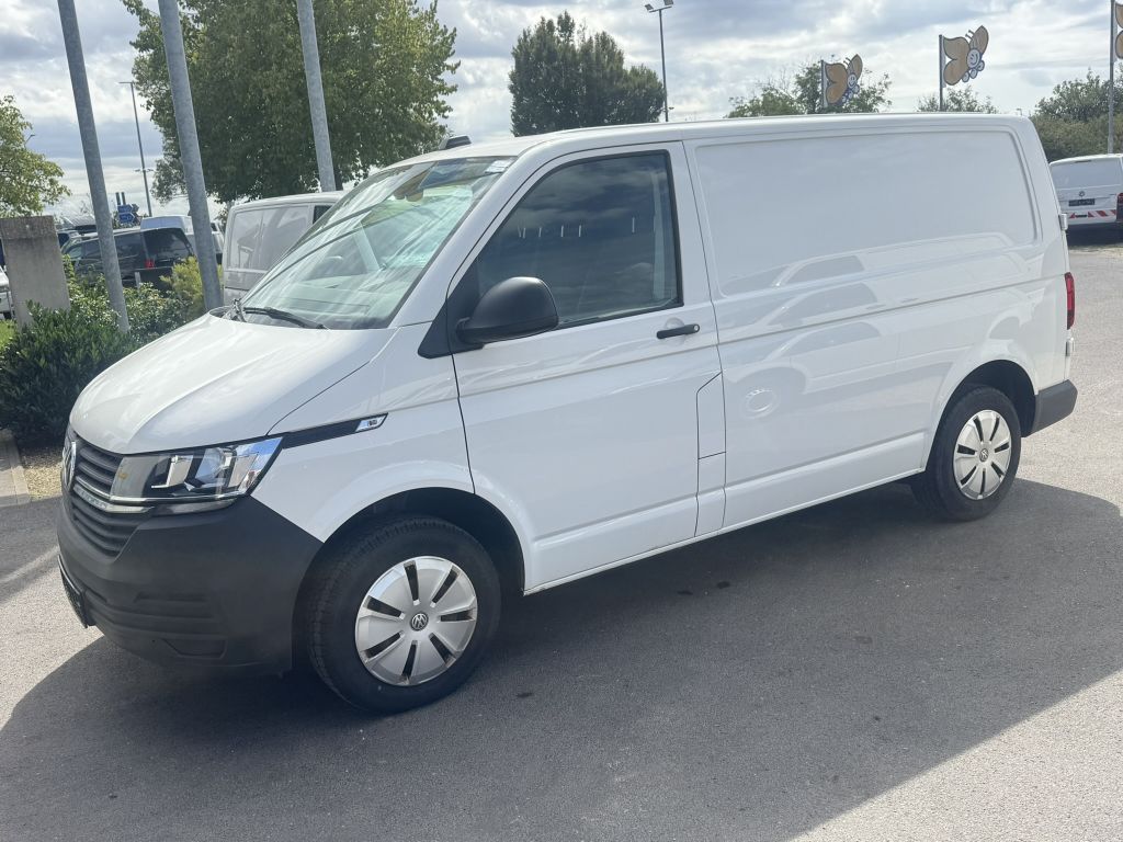 Volkswagen T6 TRANSPORTER 2023 г. Белый, пробег 43000 км
