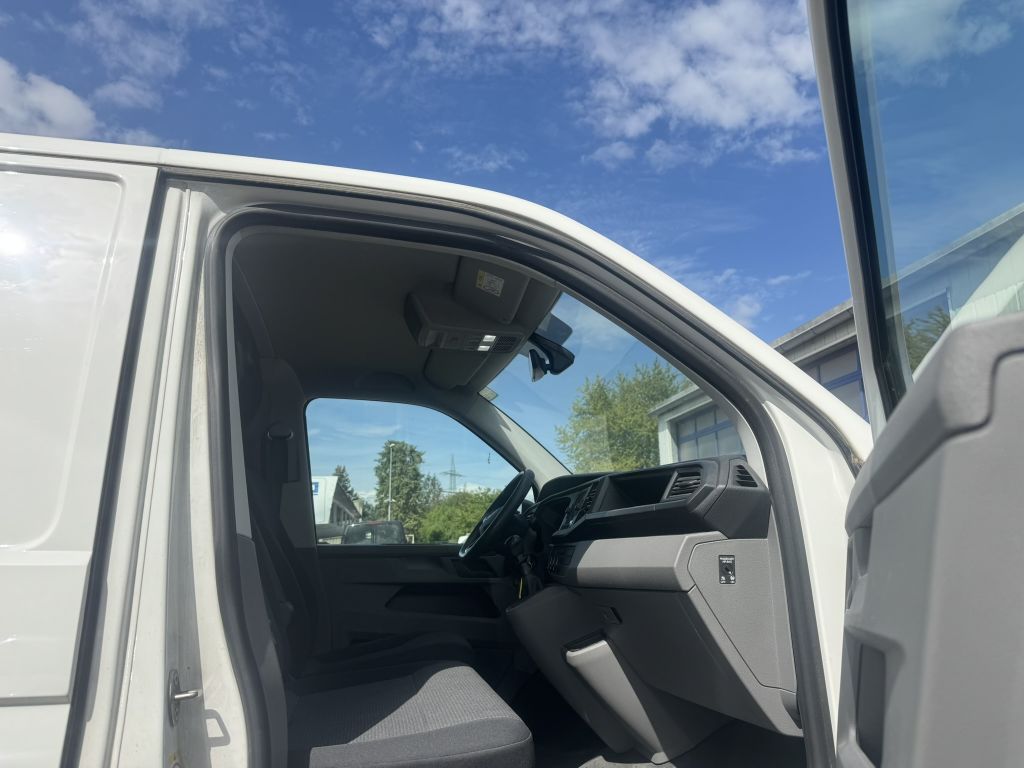 Volkswagen T6 TRANSPORTER 2023 г. Белый, пробег 43000 км