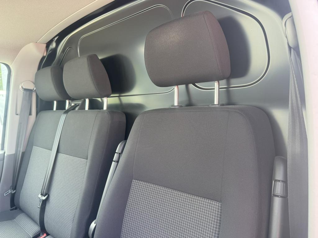 Volkswagen T6 TRANSPORTER 2023 г. Белый, пробег 43000 км