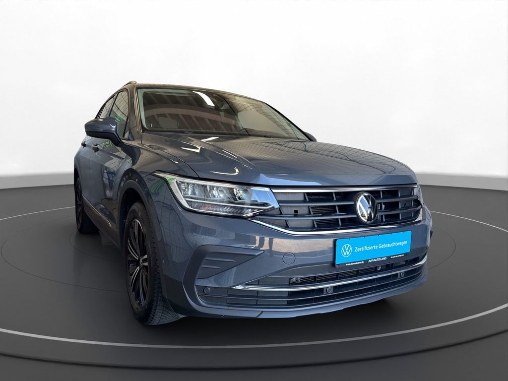 Volkswagen Tiguan 2022 г. Серый, пробег 52764 км