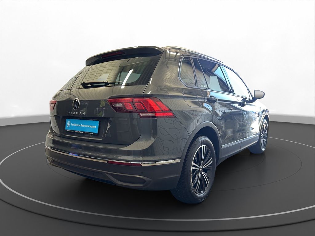 Volkswagen Tiguan 2022 г. Серый, пробег 52764 км