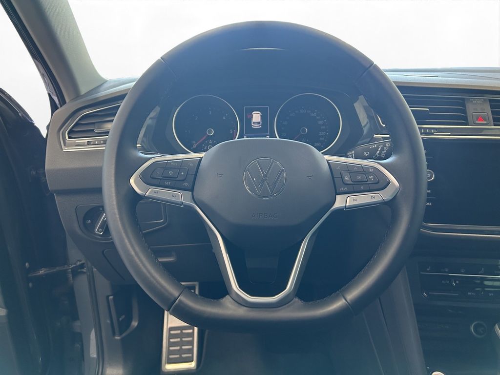 Volkswagen Tiguan 2022 г. Серый, пробег 52764 км