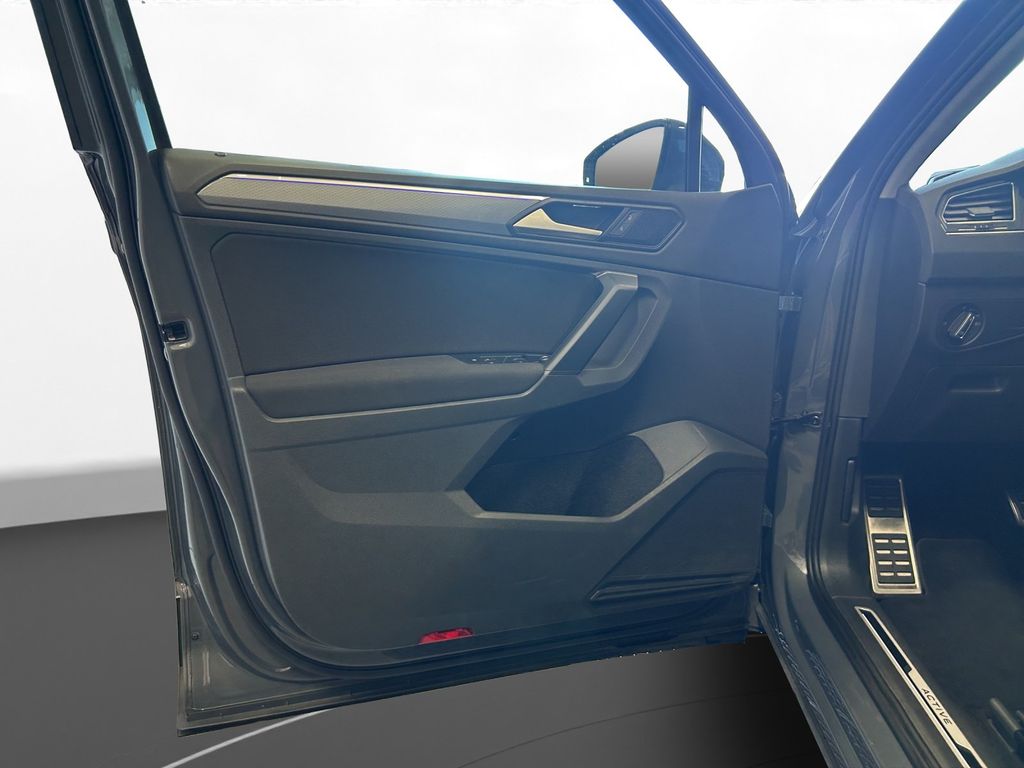 Volkswagen Tiguan 2022 г. Серый, пробег 52764 км